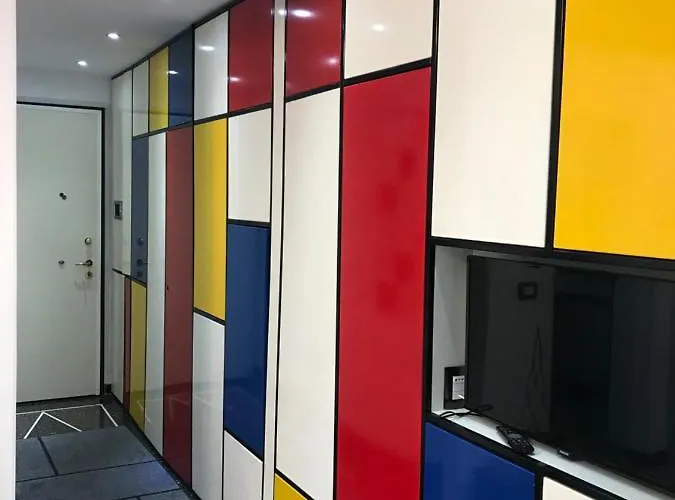 Mondrian\'S House